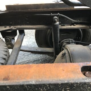 ご契約ありがとうございました。三菱　キャンター  5F エアコンなし 低床ダンプ　走行少なめ４万キロ　車検1年付きで総額８５万円!!　車庫保管の為、フレーム等サビなし　とても奇麗です！！の画像
