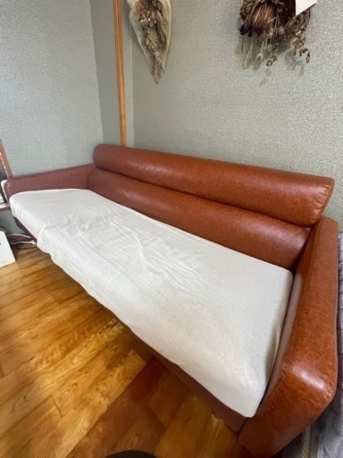 三人掛けソファ　【引っ越すので家具家電売ります】