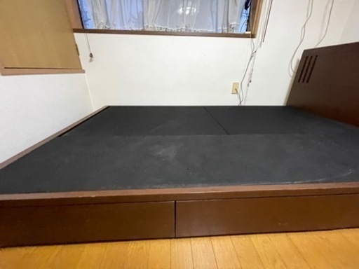 ベッドセミダブル　マットレス付き