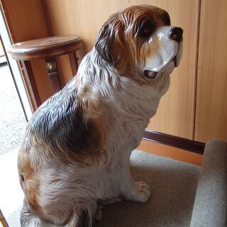 大型犬　セント・バーナード　樹脂製　オブジェ　高さ80㎝ 大型犬 セント・バーナード 樹脂製 オブジェ 高さ80㎝