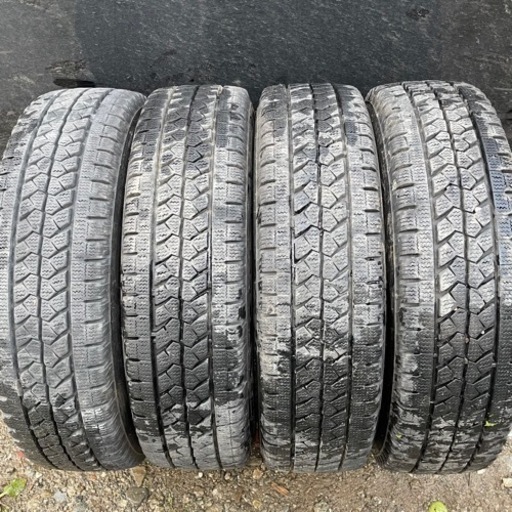 バリ山　BRIDGESTONE W979 195/75R15 LTスタッドレス  タイヤ　2019年製