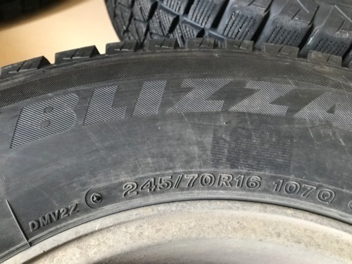 商談成立　245/70R/16 16インチ　スタッドレス　2014年製　バリ溝