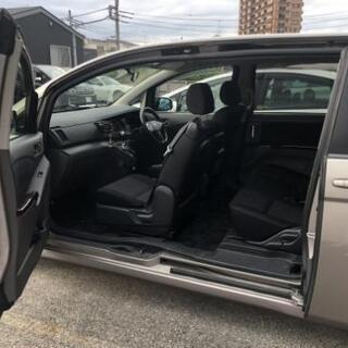 トヨタ　　アイシスの画像