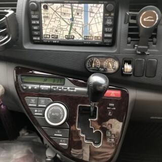 トヨタ　　アイシスの画像