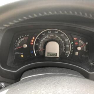 トヨタ　　アイシスの画像