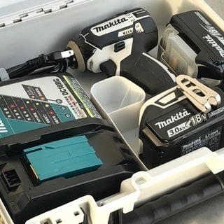 格安で！マキタ インパクトドライバ◇18V3.0Ahのバッテリー2個◇TD149DRFXW