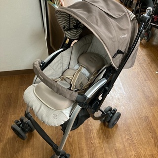 ベビーカー　Combi   ディアクラッセオート4キャス