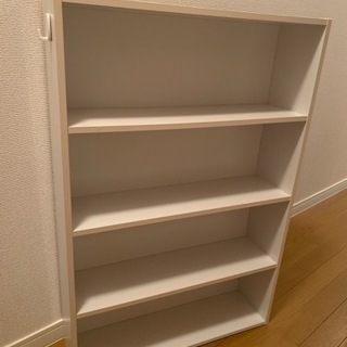 白の本棚　取りに来てくれる方に差し上げまふ。