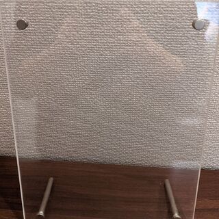 無印良品　アクリルフレーム A5？