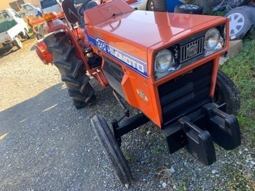 23馬力トラクター実働秋の収穫に一役どうですか❗️