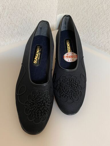 黒パンプス