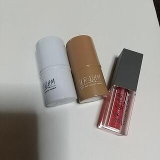 つけま、ハンドクリーム、化粧品の画像