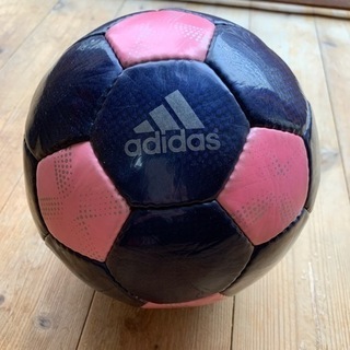 サッカーボール  adidas アディダス室内使用