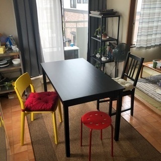 IKEAテーブルと椅子
