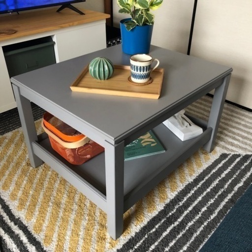 IKEAのテーブル　(Havsta)