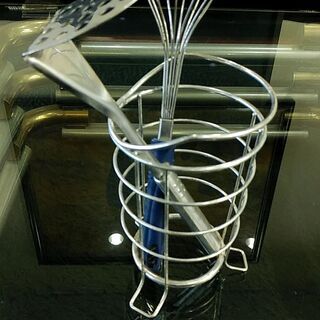 食器水切りバット　まな板立て　ポテトマッシャー　泡だて器　　使用感ありの画像
