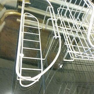 食器水切りバット　まな板立て　ポテトマッシャー　泡だて器　　使用感ありの画像