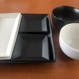 モノトーン食器の画像