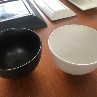モノトーン食器の画像