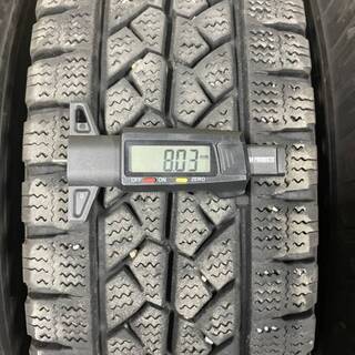 ハイエース キャラバン☆超バリ山スタッドレス☆15インチスタッドレス☆貨物!195/80R15 107/105L LT BRIDGESTONE ブリザックVL1 2019年4本の画像