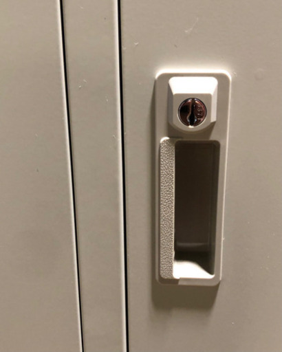 ⭐︎中古品　LION 8人用ロッカー　900×51.5×1790mm　事務機⭐︎
