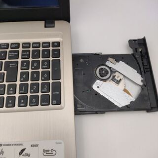 Asus　2016年8月発売モデル　E1-7010 メモリ4G SSD240G Wifi対応 webカメラ　Windows10搭載