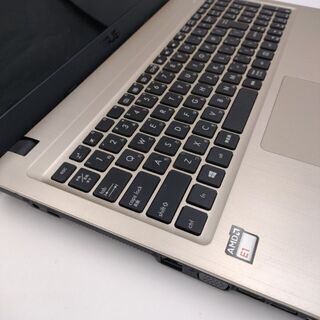 Asus　2016年8月発売モデル　E1-7010 メモリ4G SSD240G Wifi対応 webカメラ　Windows10搭載