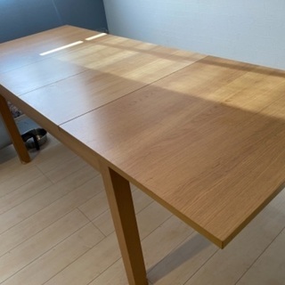 ( 検討中 )IKEA 大きくも出来るテーブル 椅子はつきませんの画像