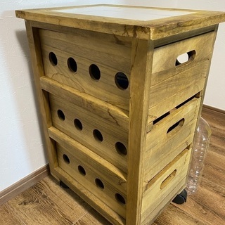 木製の可動式引き出しの画像