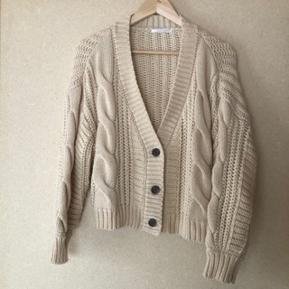 レトロガール アイボリー ベージュ ニットカーディガン