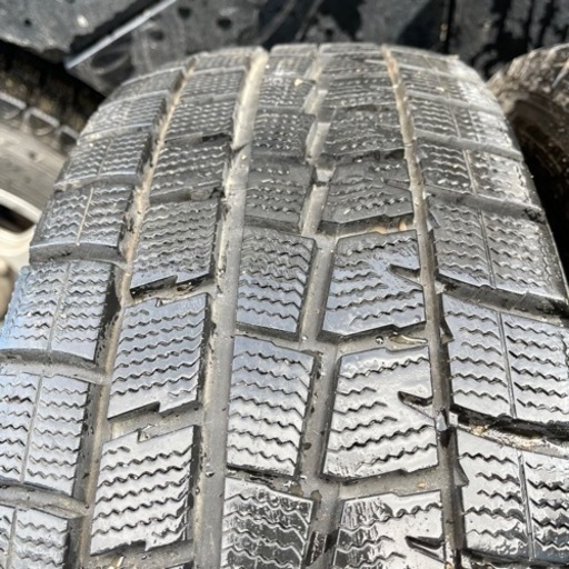 バリ山　DUNLOP WM01 215/60R17 スタッドレス  タイヤ　2018年製