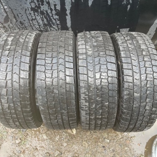 バリ山　DUNLOP WM02 215/60R16 スタッドレス  タイヤ　2017年製