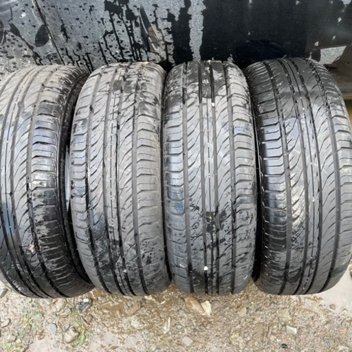 バリ山　205/65R15 夏タイヤ　外国製