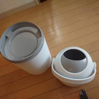 【取りに来てくださる方限定】おむつ用ゴミ箱お譲りしますの画像