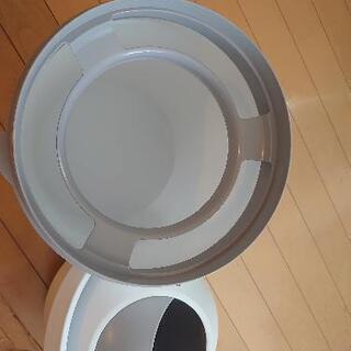 【取りに来てくださる方限定】おむつ用ゴミ箱お譲りしますの画像
