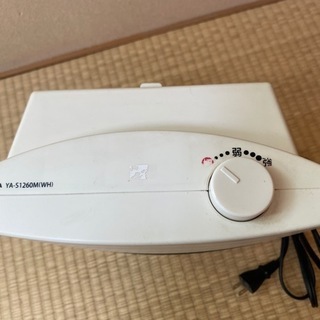 中古　足元温風ヒーター　YUASAの画像