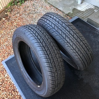 タイヤ2本の画像