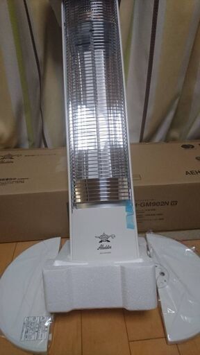 ←直接取引です ※確認の為に使用(ほぼ新品)※ 遠赤外線ヒーター　【ネット決済ではありません】