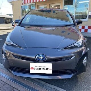 ☆誰でも車が買える自社ローン対応店☆ 12ヶ月保証　距離無制限　　中古車販売HAPPYCARS　平成28年式　4万キロ　トヨタ　プリウス　ガンメタの画像