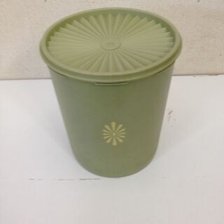 【値下げ】タッパーウェア ふた付き 保存容器 緑色 マキシデコレ...