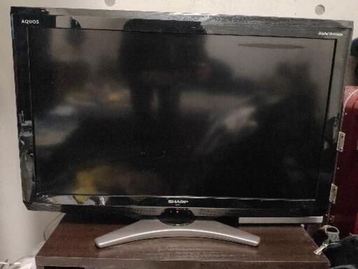 SHARP液色テレビ32V型ワイド(LC-32E7)