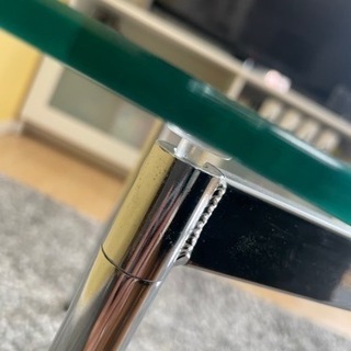 ガラスローテーブルの画像