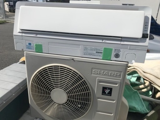値下げ☆SHARP　シャープ　2.2kwルームエアコン　AY-H22H-W 2018年製