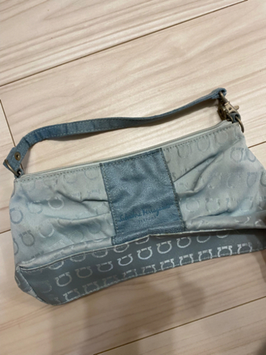 フェラガモ ミニバッグ バッグインバッグ