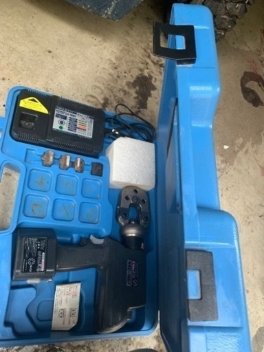 IZUMI 電式油圧圧着工具 REC-150F
