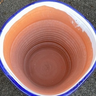 スペイン製　鉢 (在庫2個)の画像