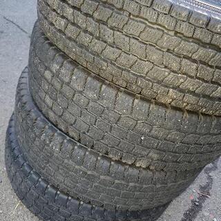 軽貨物車両におすすめ。スタッドレスタイヤ4本セット(履きつぶし)