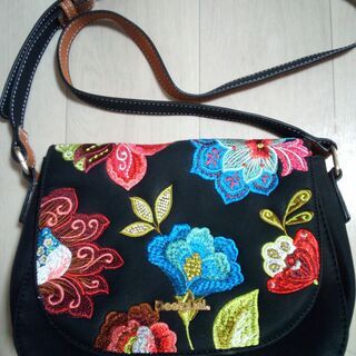 Desigual（デシグアル）のショルダーバッグ
