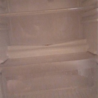 AQR-111C 冷蔵庫　中古　一部分傷アリ　動作確認済みの画像