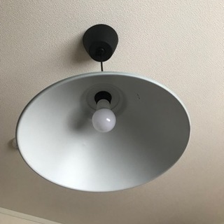 IKEA ペンダントライト　調光機能付電球の画像